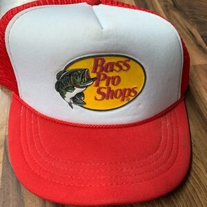 Bass Pro Shops Hat Cap Snap Back Red White Mesh Trucker Embroidered Patch Mens